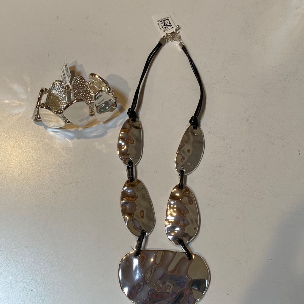 Silver Tone Necklace And Bracelet